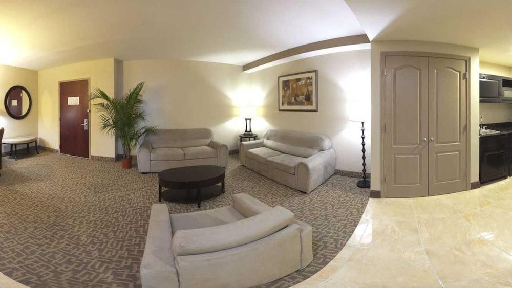 Holiday Inn Hotel & Suites Beaufort At Highway 21 By Ihg Екстериор снимка