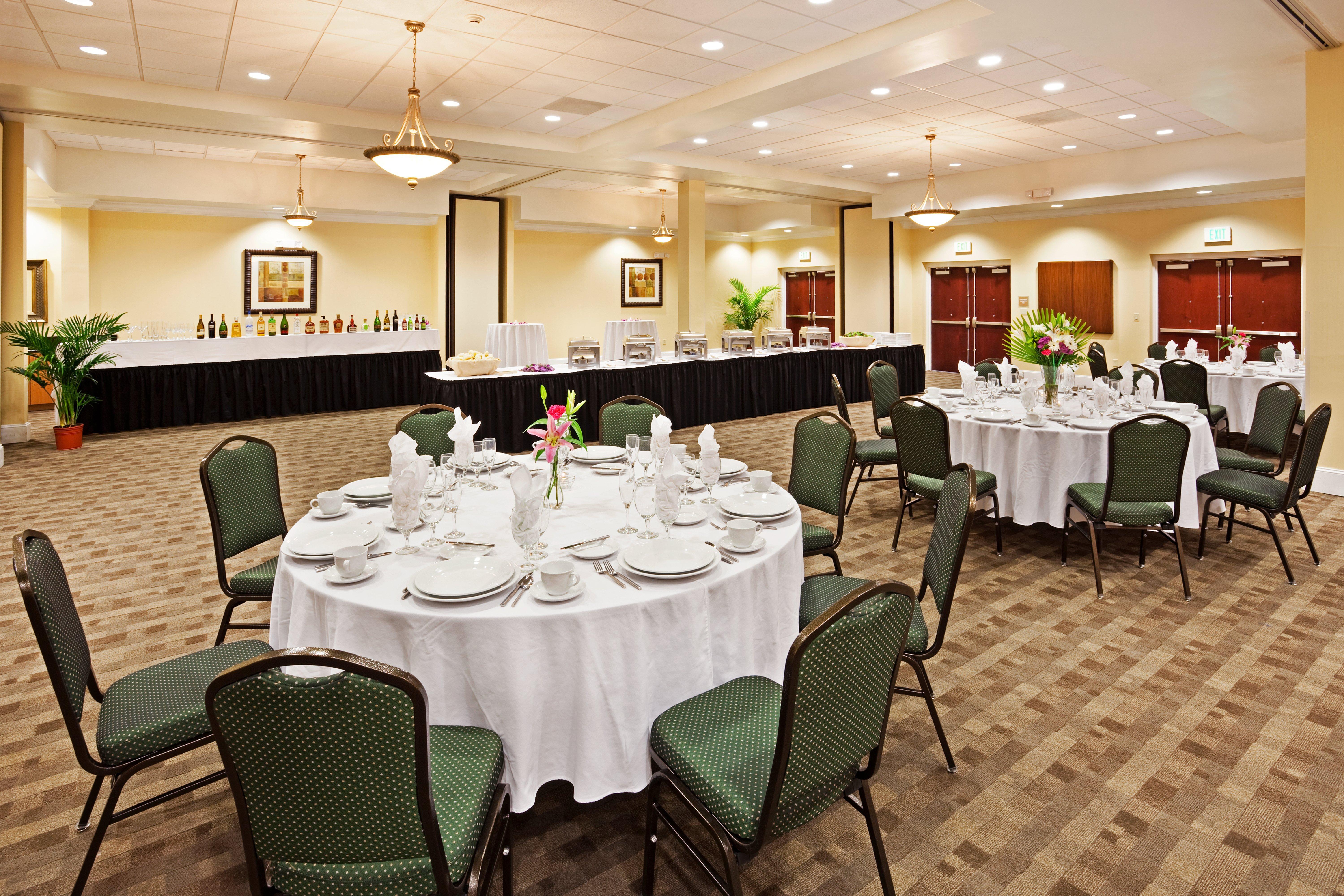 Holiday Inn Hotel & Suites Beaufort At Highway 21 By Ihg Екстериор снимка