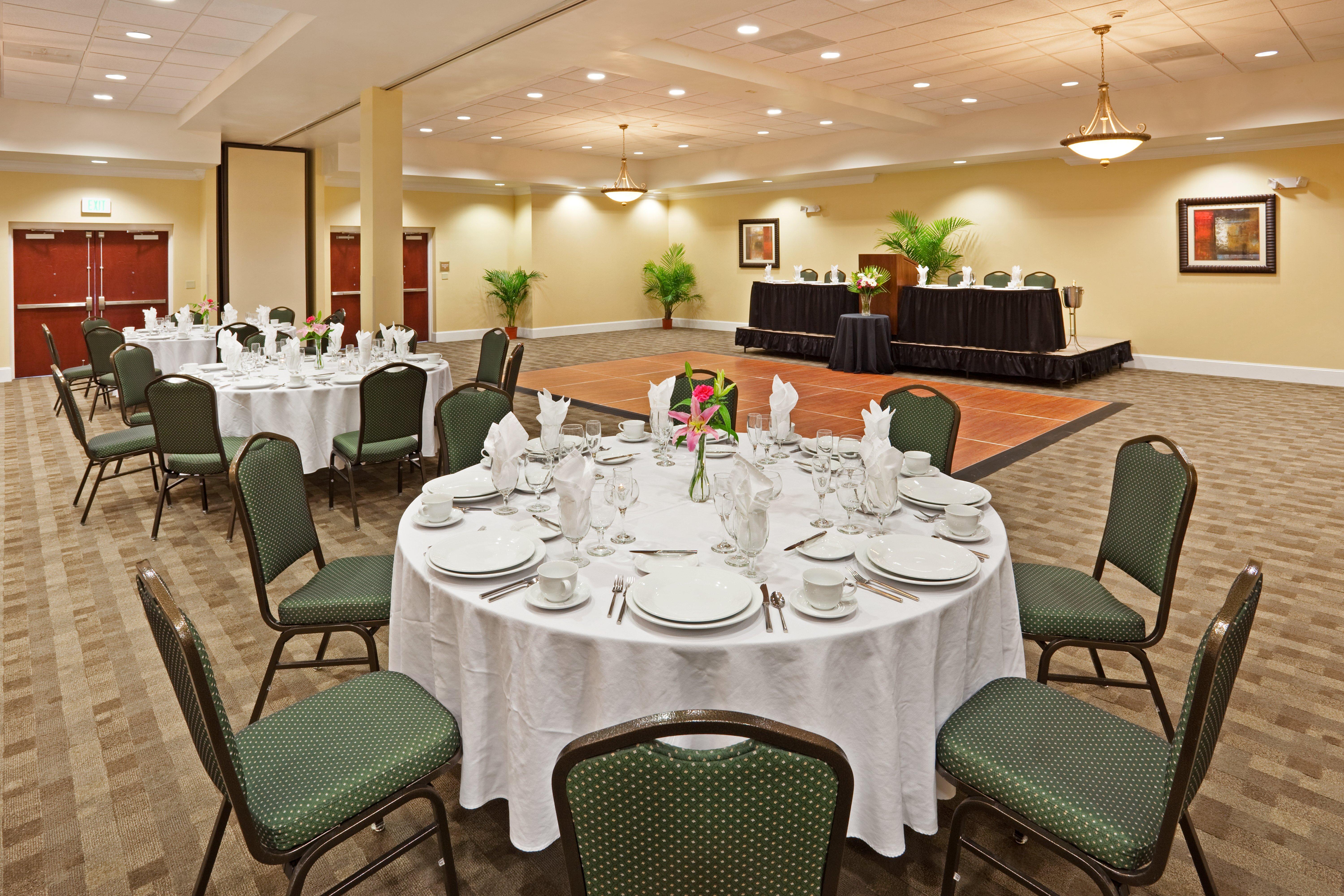 Holiday Inn Hotel & Suites Beaufort At Highway 21 By Ihg Екстериор снимка