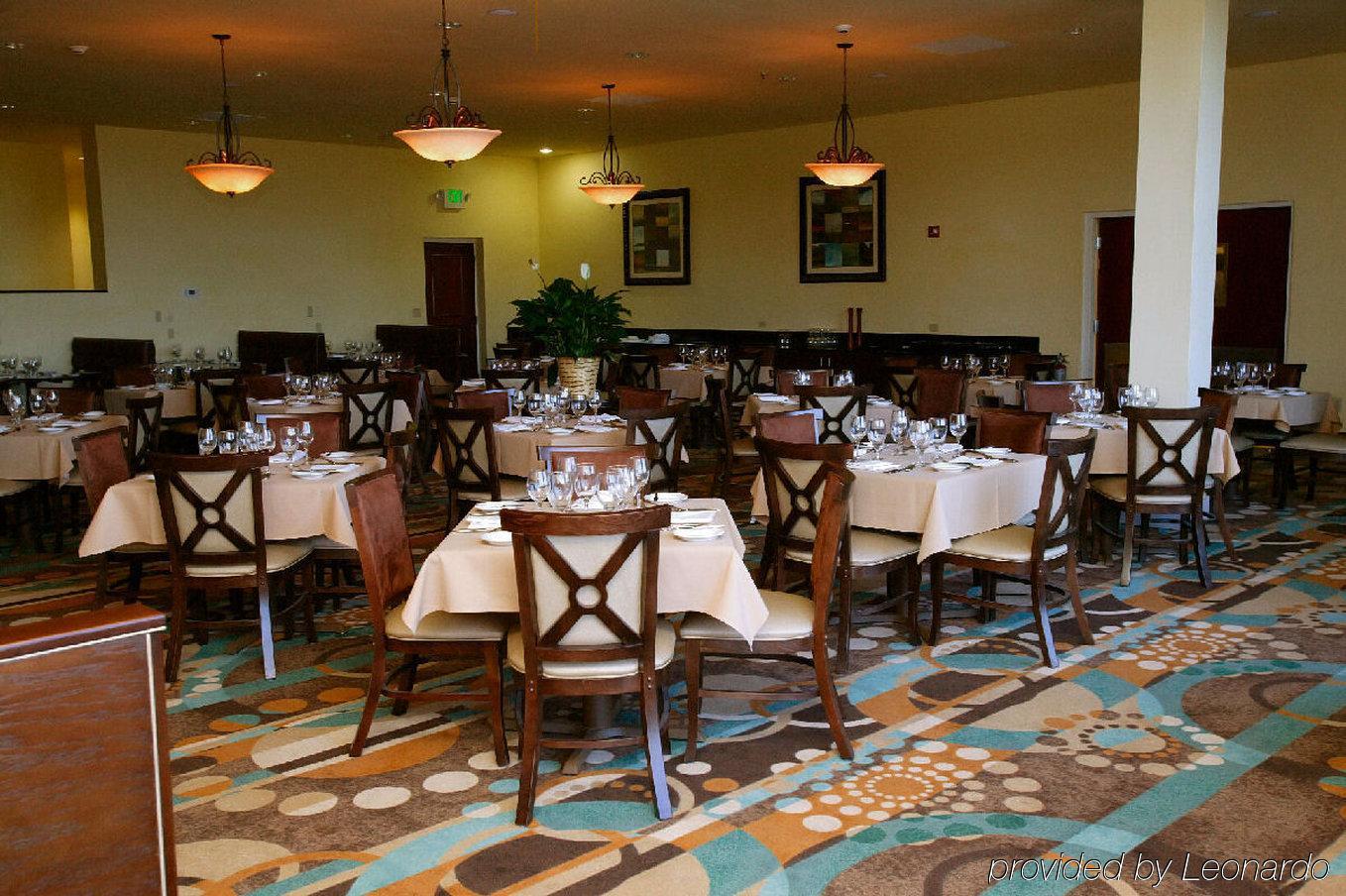 Holiday Inn Hotel & Suites Beaufort At Highway 21 By Ihg Ресторант снимка